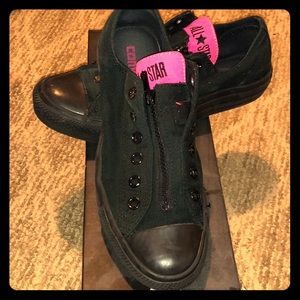 Converse All Star Black on Black + Pink + Zipper